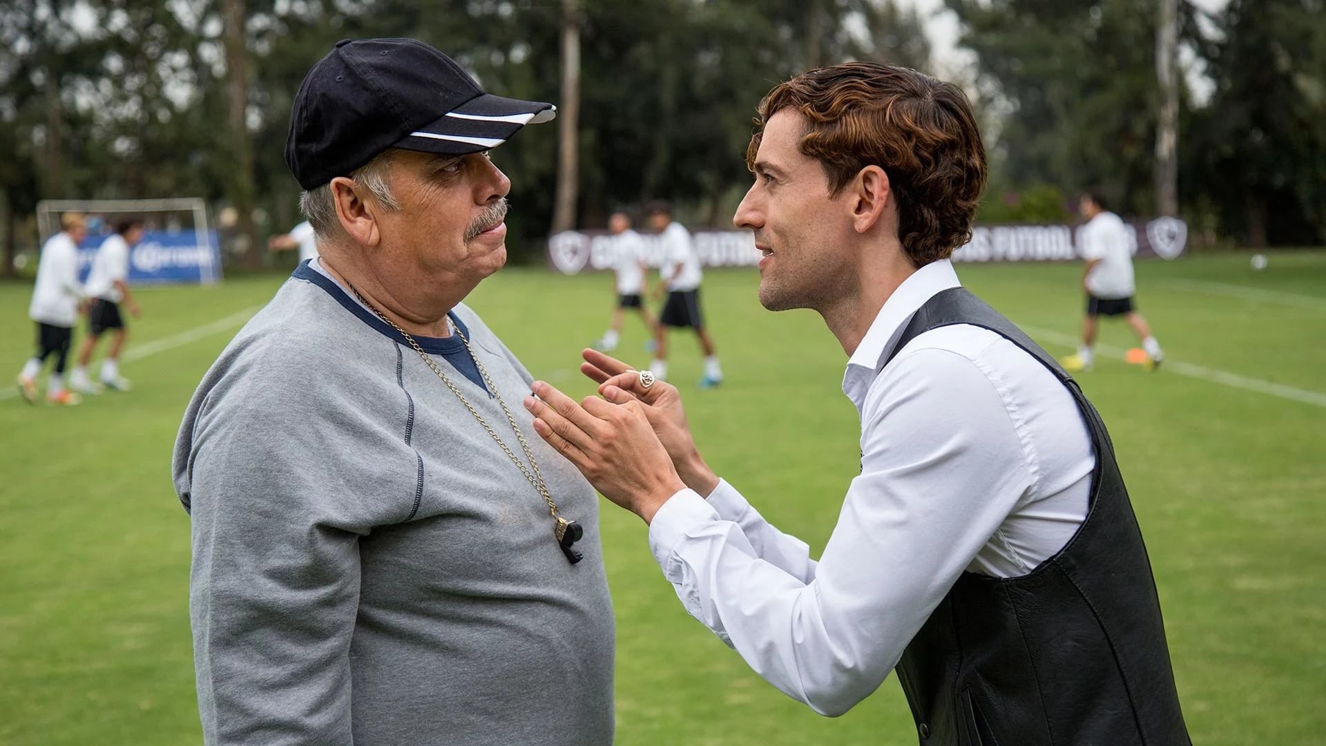 Image Club de Cuervos (2015) 1