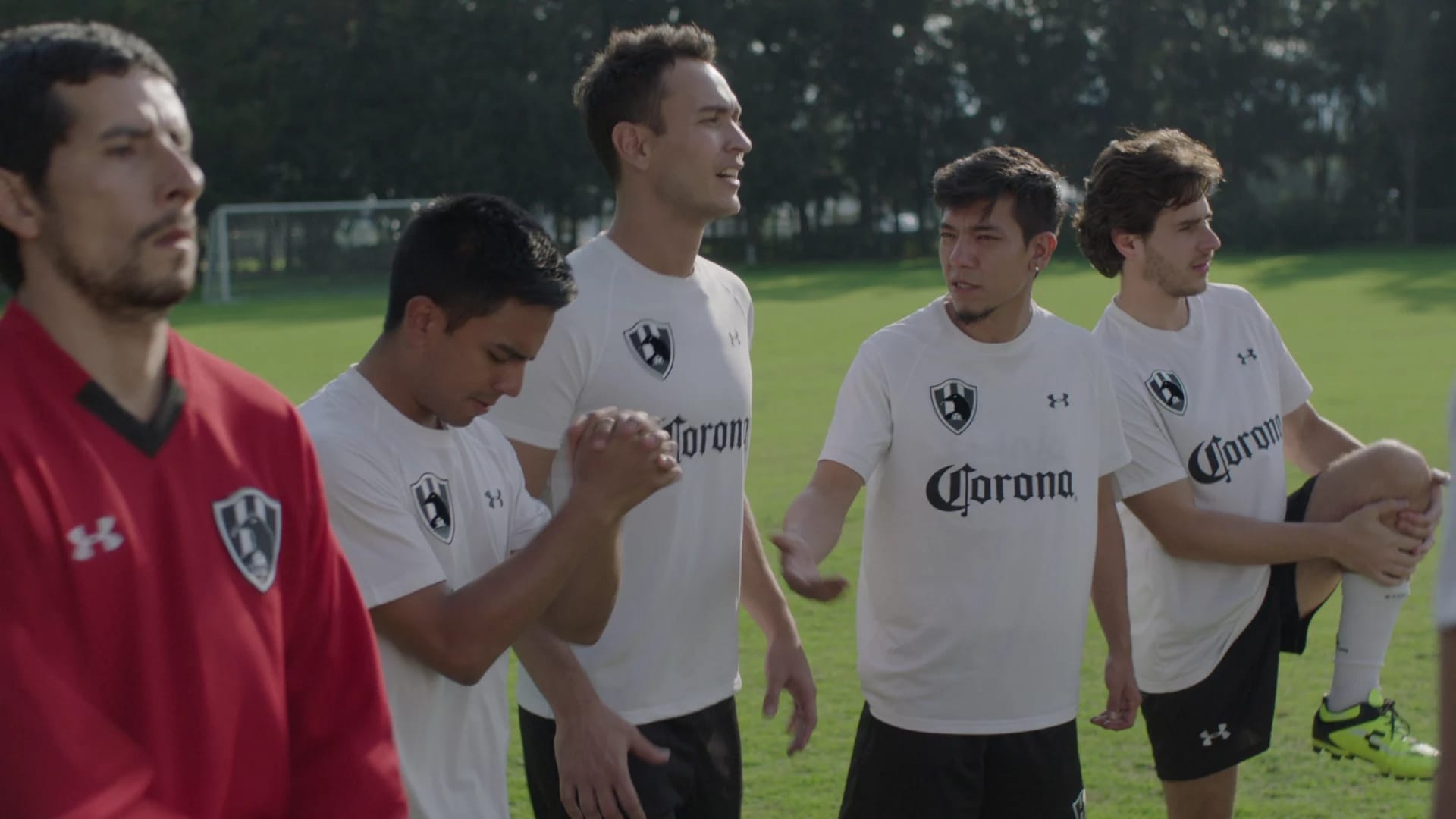 Image Club de Cuervos (2015) 1