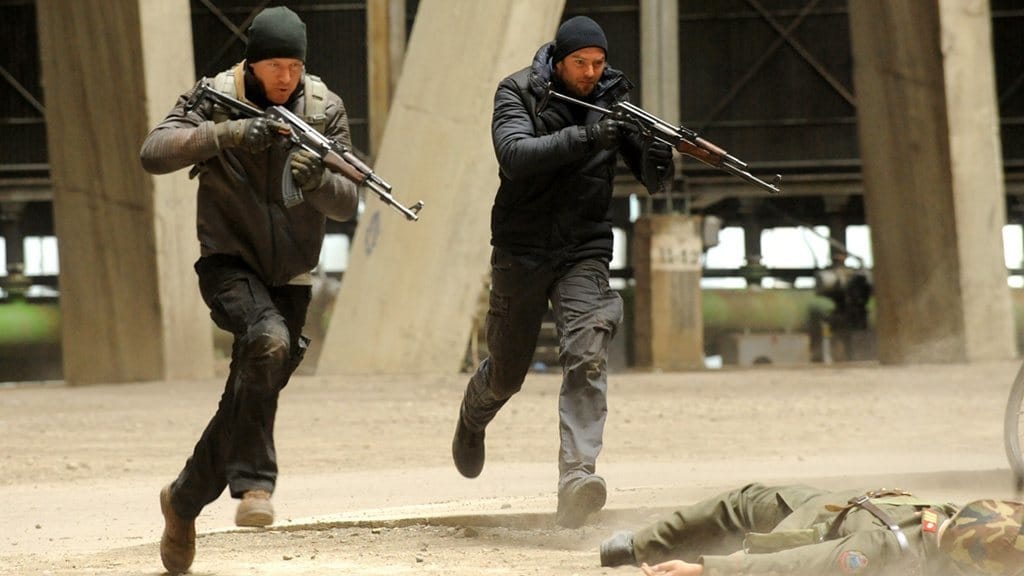 Image Strike Back (2010) 1